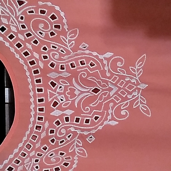 Eyeshadow blouse coral short sleeve with eyelets and fringe on bottom - Picture 2 of 6